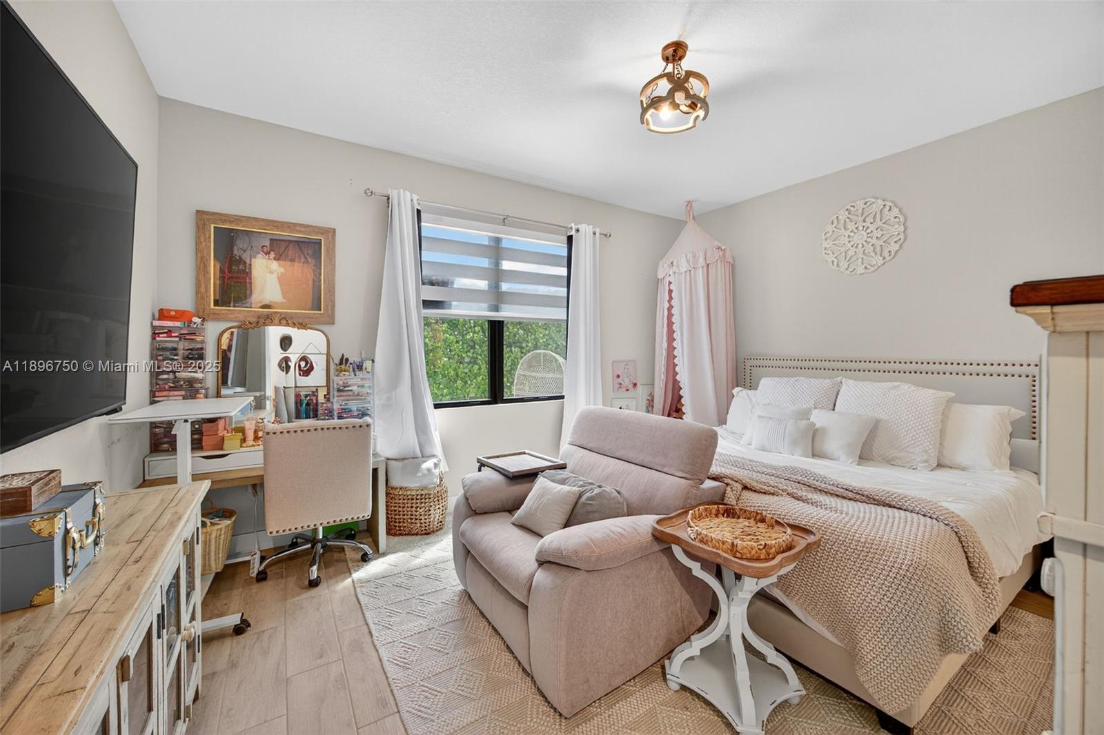MC RESIDENTIAL - Residential