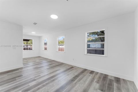 358 Pine Ct Miami Springs FL 33166