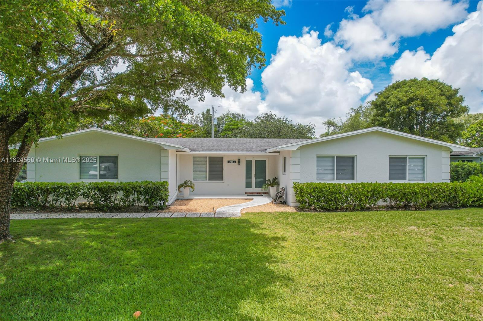 Property for Sale at 17460 Sw 85th Ave, Palmetto Bay, Miami-Dade County, Florida - Bedrooms: 3 
Bathrooms: 2  - $950,000