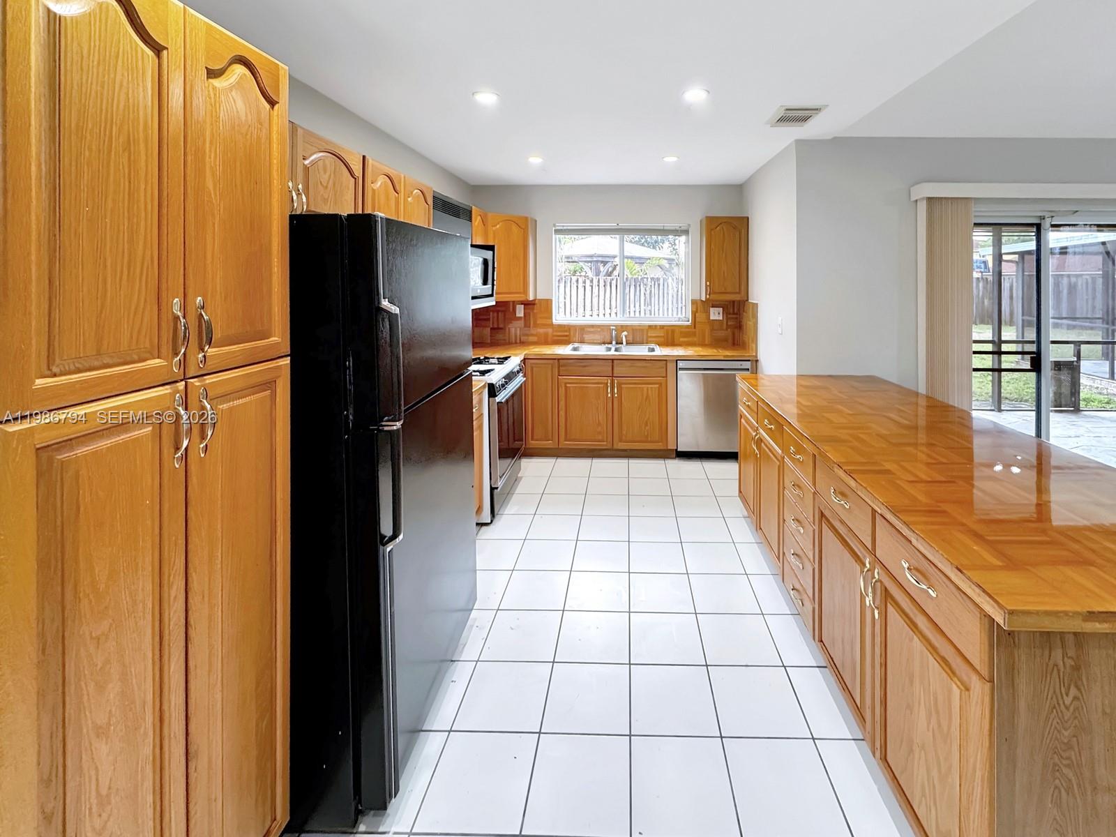 RIVER BEND - Residential