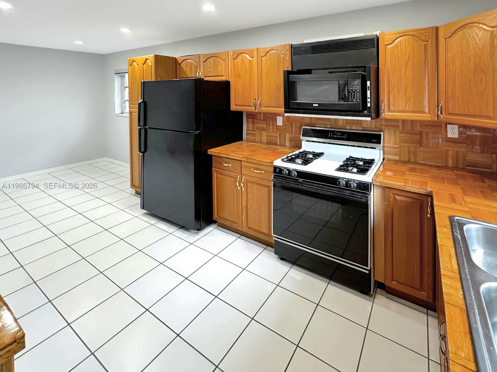 RIVER BEND - Residential