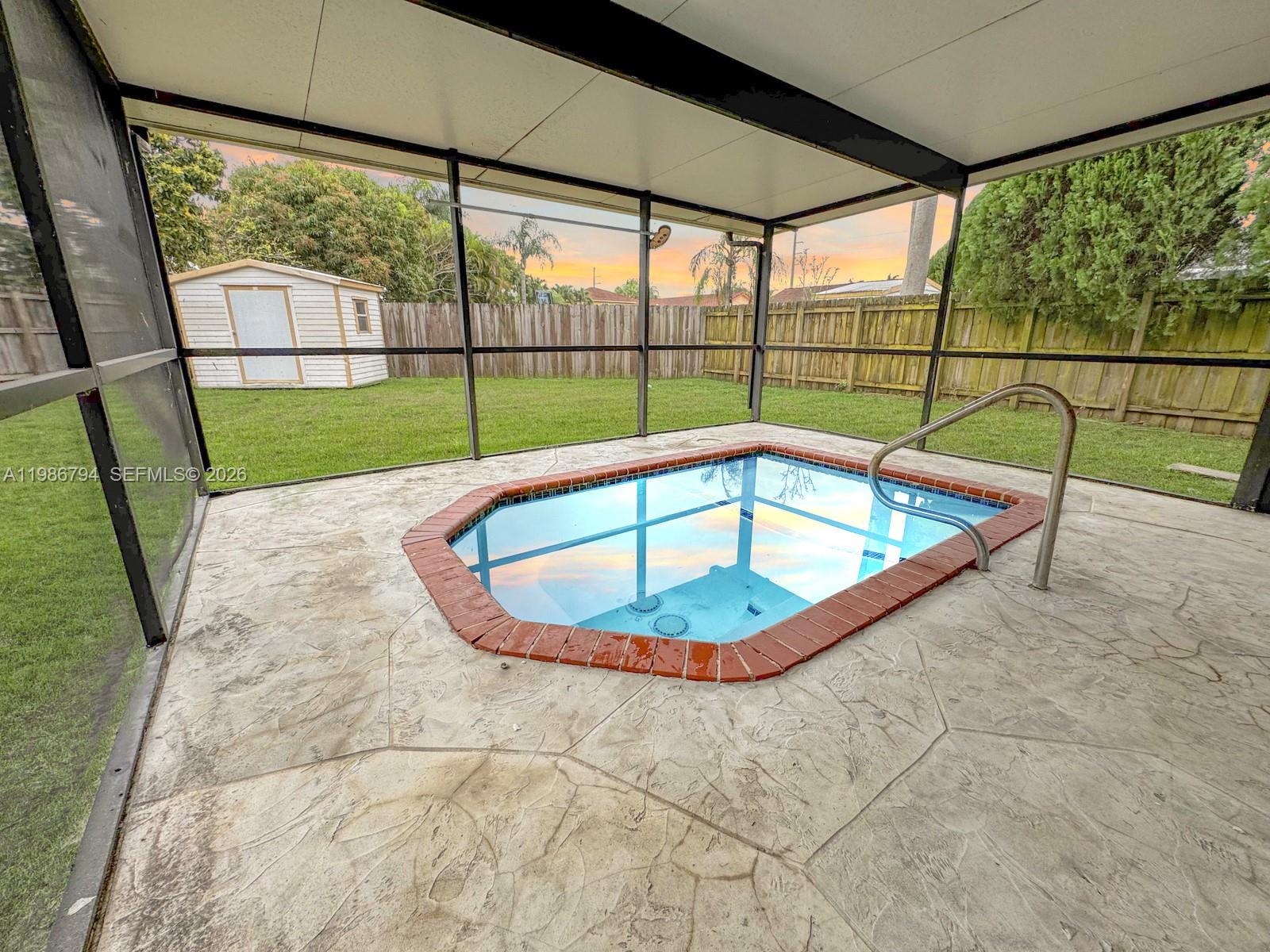 RIVER BEND - Residential