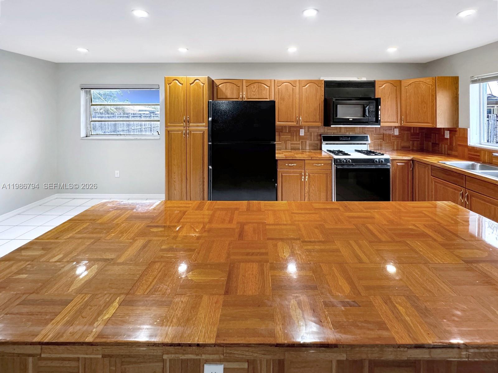 RIVER BEND - Residential