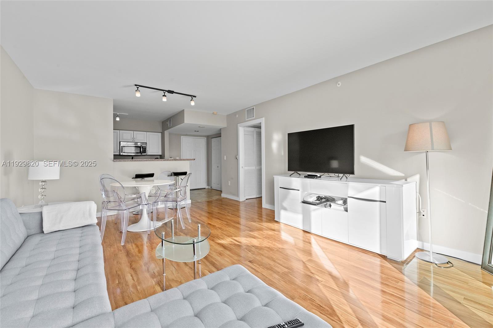 THE MARK ON BRICKELL COND - Residential Lease