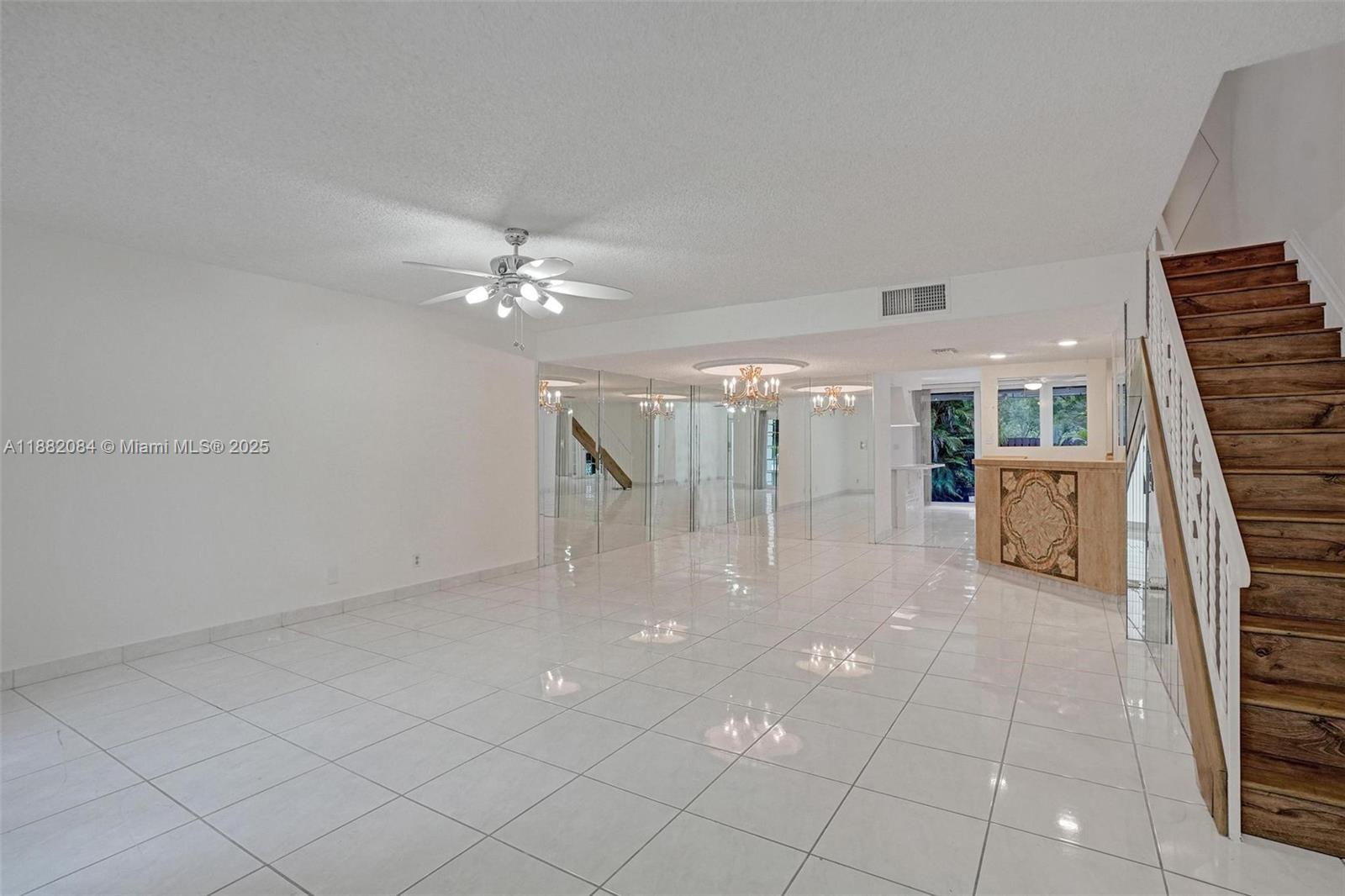 VENETIAN PARK IV CONDO - Residential