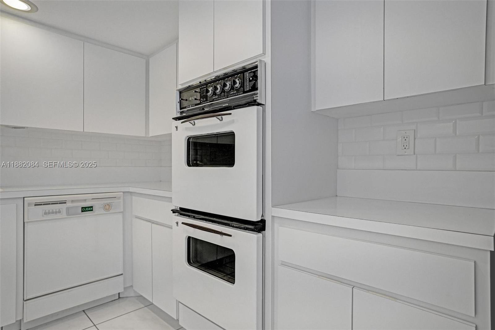 VENETIAN PARK IV CONDO - Residential