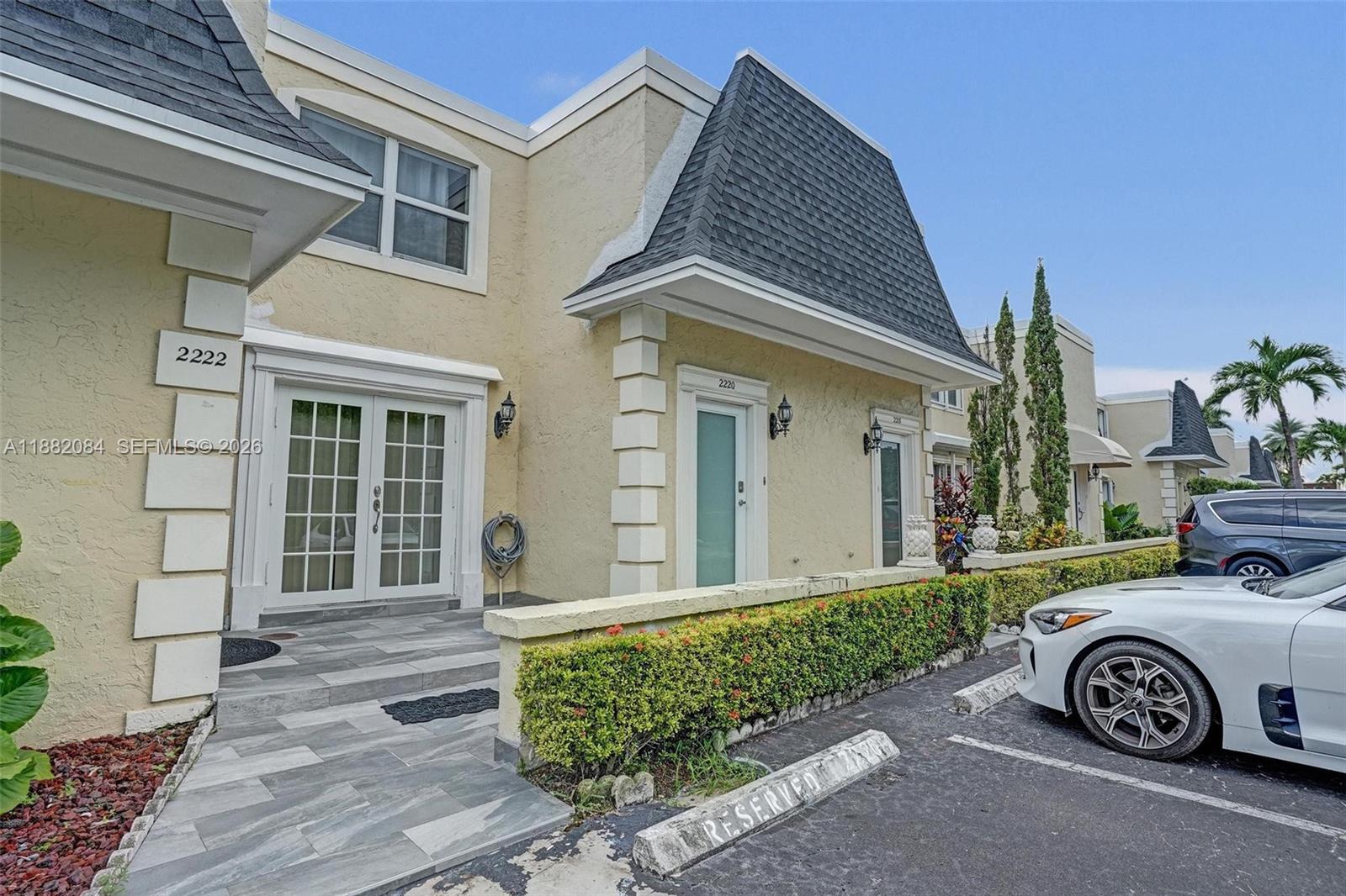 VENETIAN PARK IV CONDO - Residential