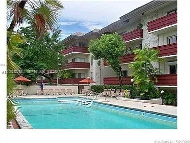 1205 Mariposa Ave 402