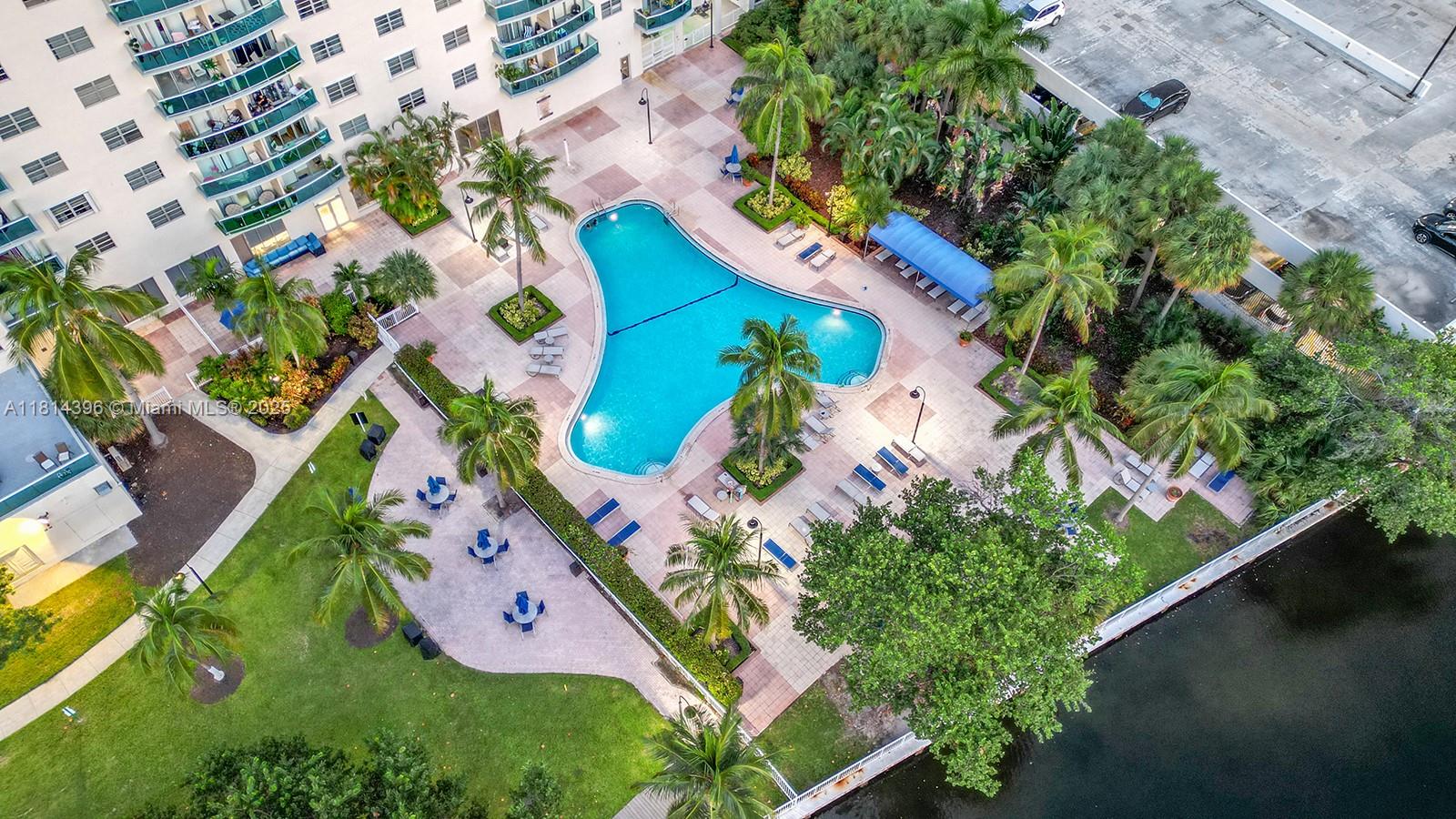 OCEANVIEW BUILDING A CONDO - Residential