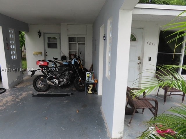4871 NW 42nd Ct