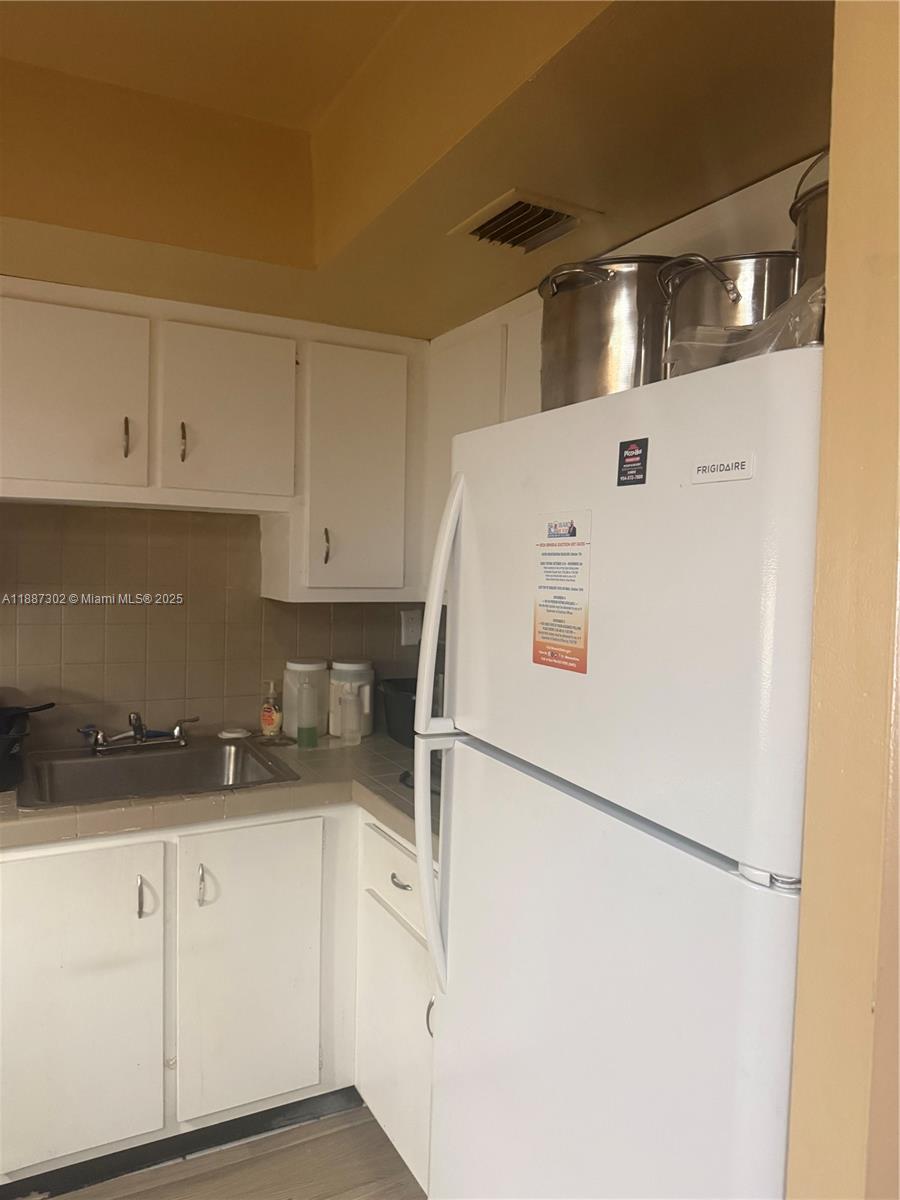 HABITAT II PHASE IV CONDO - Residential Lease