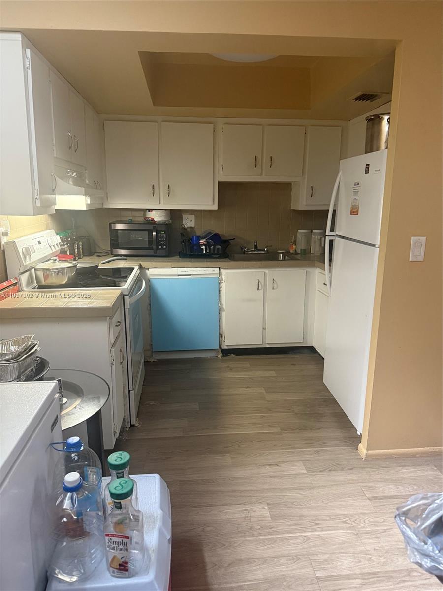 HABITAT II PHASE IV CONDO - Residential Lease