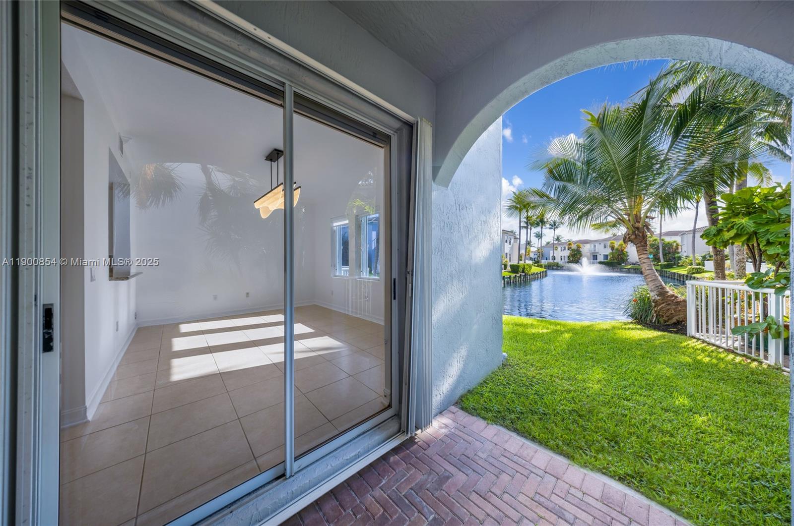 AVENTURA LAKES - PHASE II - Residential Lease