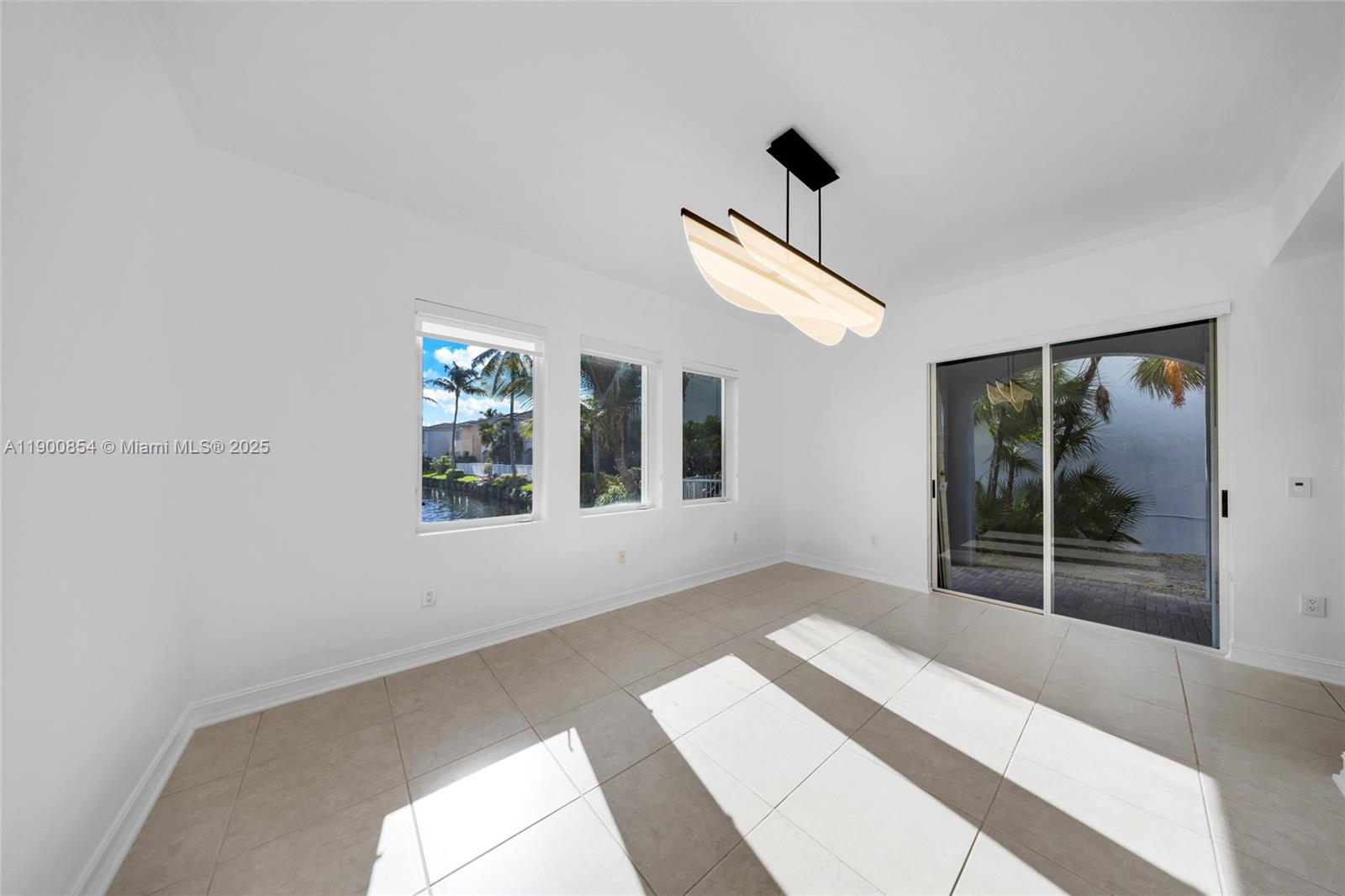 AVENTURA LAKES - PHASE II - Residential Lease