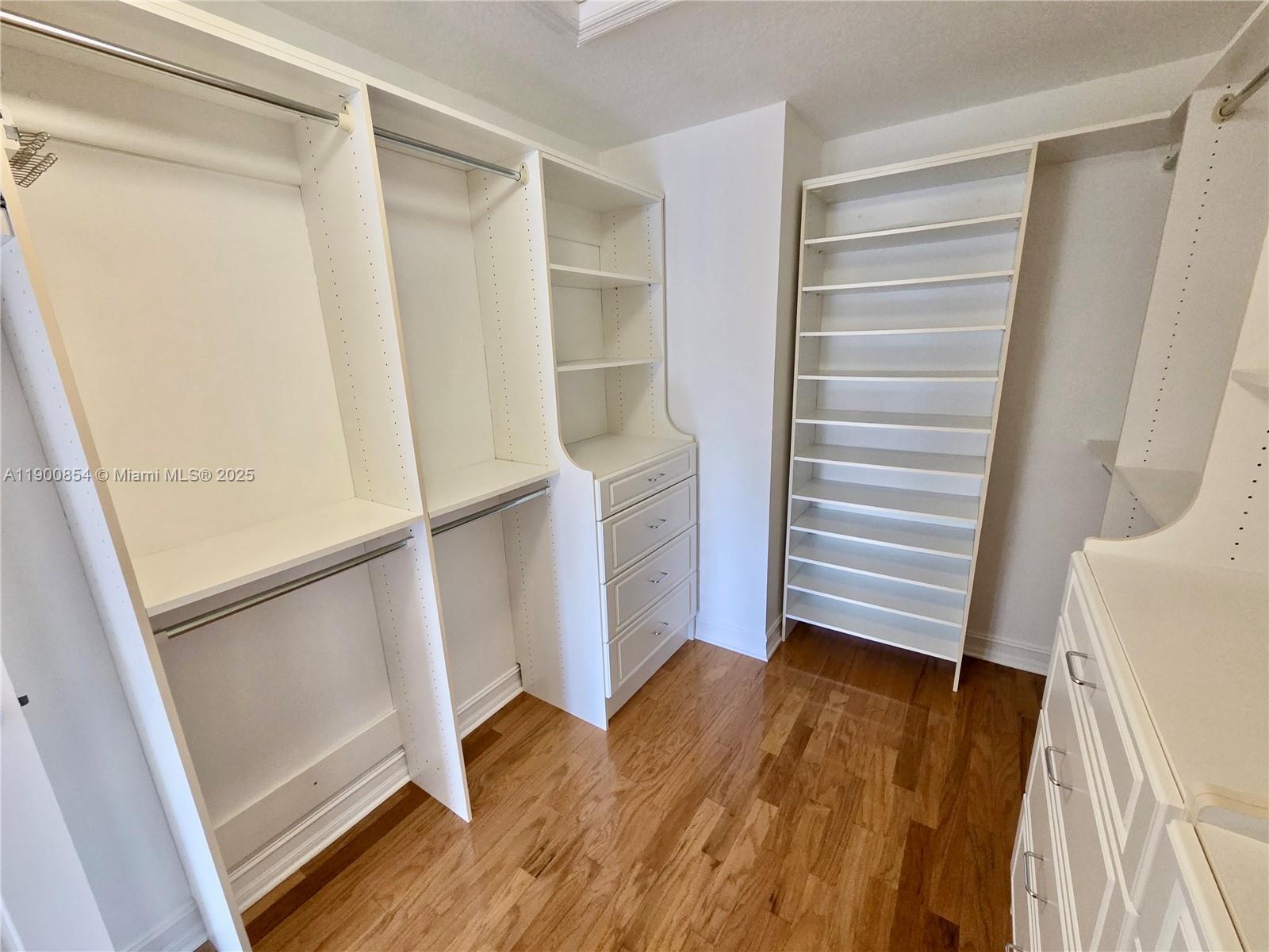 AVENTURA LAKES - PHASE II - Residential Lease