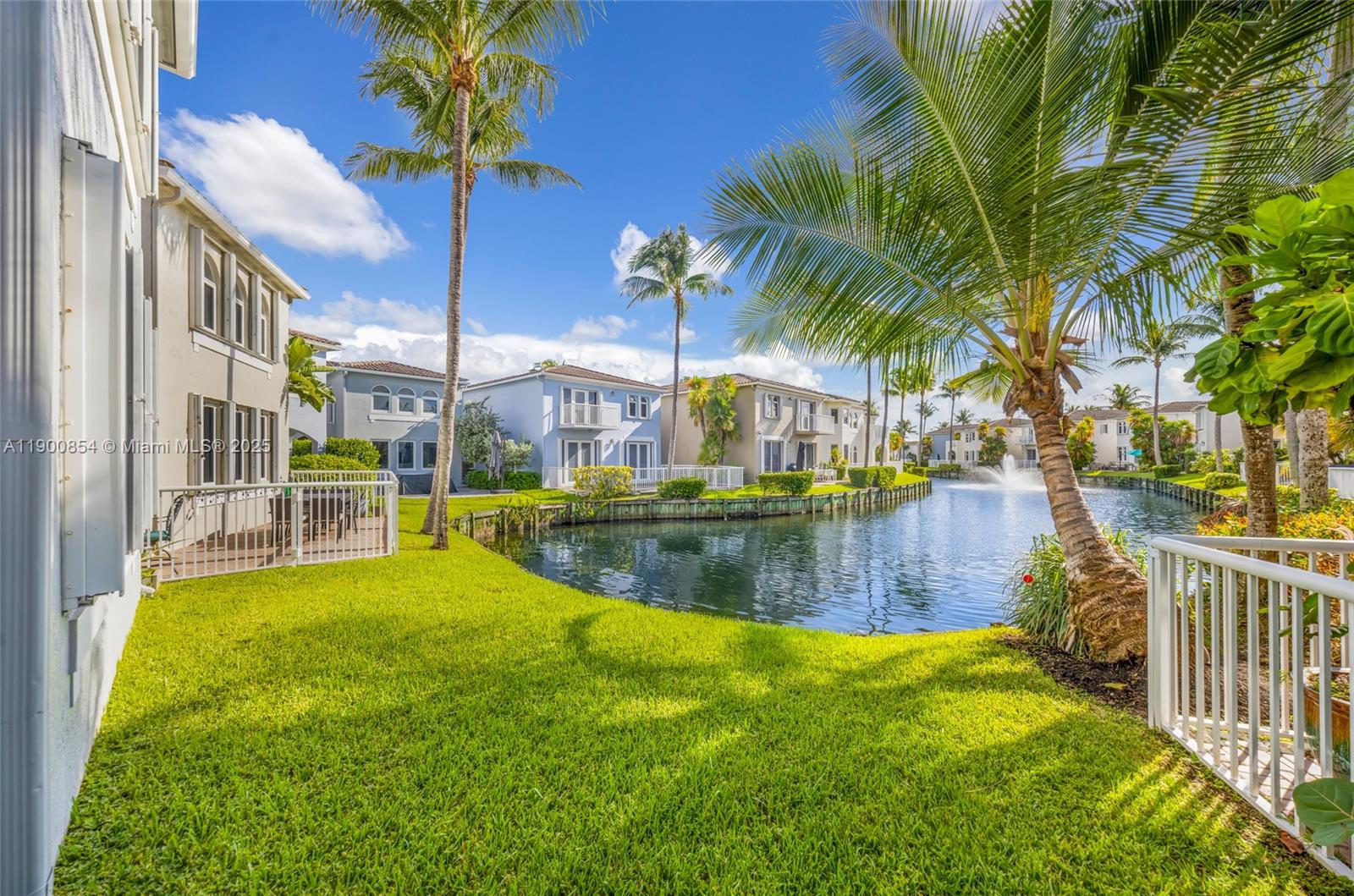 AVENTURA LAKES - PHASE II - Residential Lease