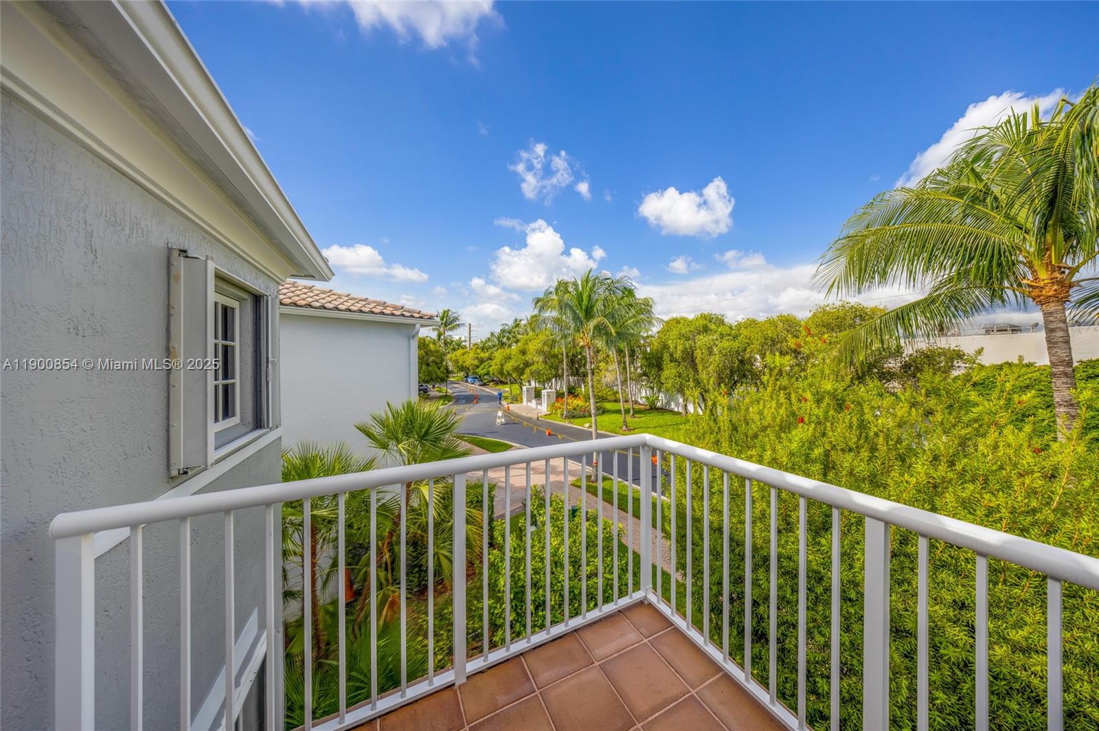 AVENTURA LAKES - PHASE II - Residential Lease