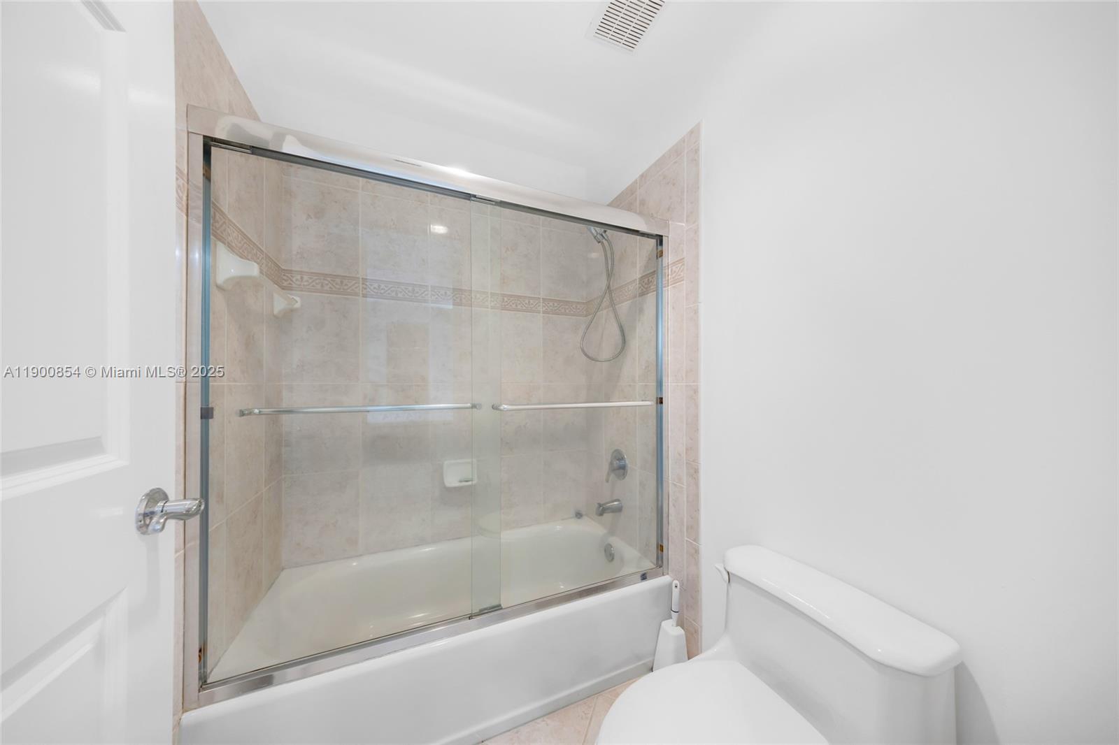 AVENTURA LAKES - PHASE II - Residential Lease