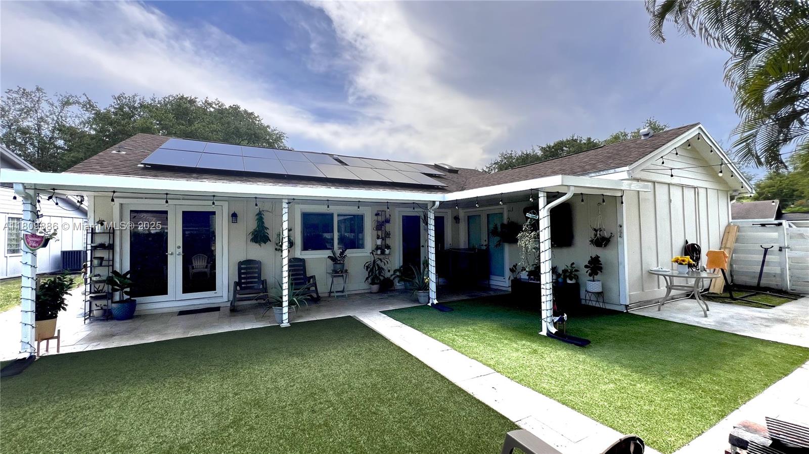 15045 Sw 142nd Pl, Miami, Broward County, Florida - 4 Bedrooms  
2 Bathrooms - 