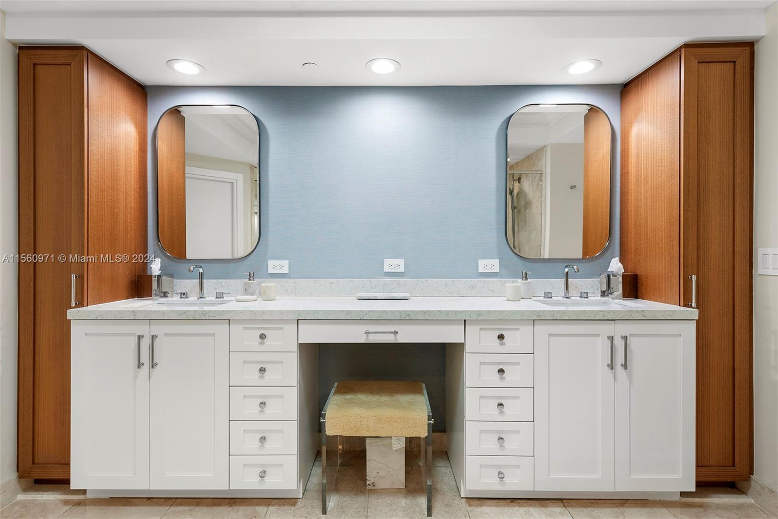 THE PENINSULA CONDO - Residential