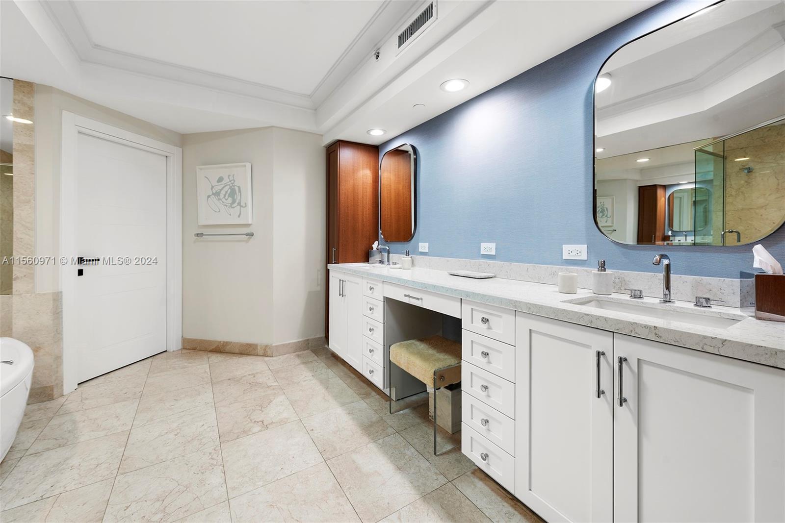 THE PENINSULA CONDO - Residential