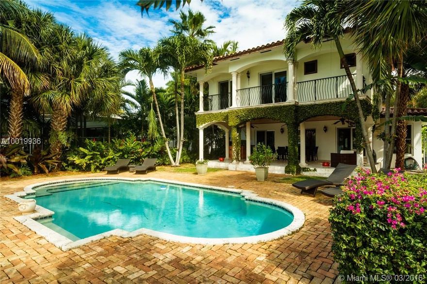 Beautifully renovated waterfront residence on the prestigious Venetian Islands, within walking distance to Lincoln Road. Boasting over 3,788 SF of under-stated elegance, the home offers 4 bed and 3.5 bath; Marble floors, plus an expansive open kitchen with Viking gas range. Enjoy glorious sunsets from the 2nd floor master suite. Situated on 60 ft of prime waterfront overlooking the Miami skyline and Dilido Island. Pool, patio with summer kitchen and newly constructed dock. Can be purchased FULLY furnished