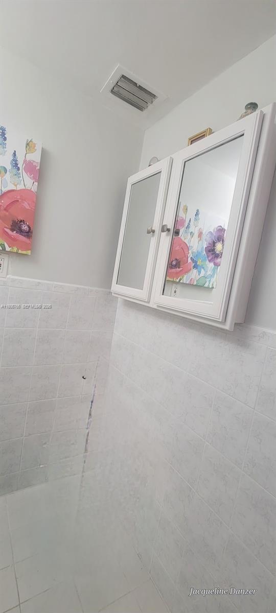 EDEN ISLES CONDO # 4 - Residential