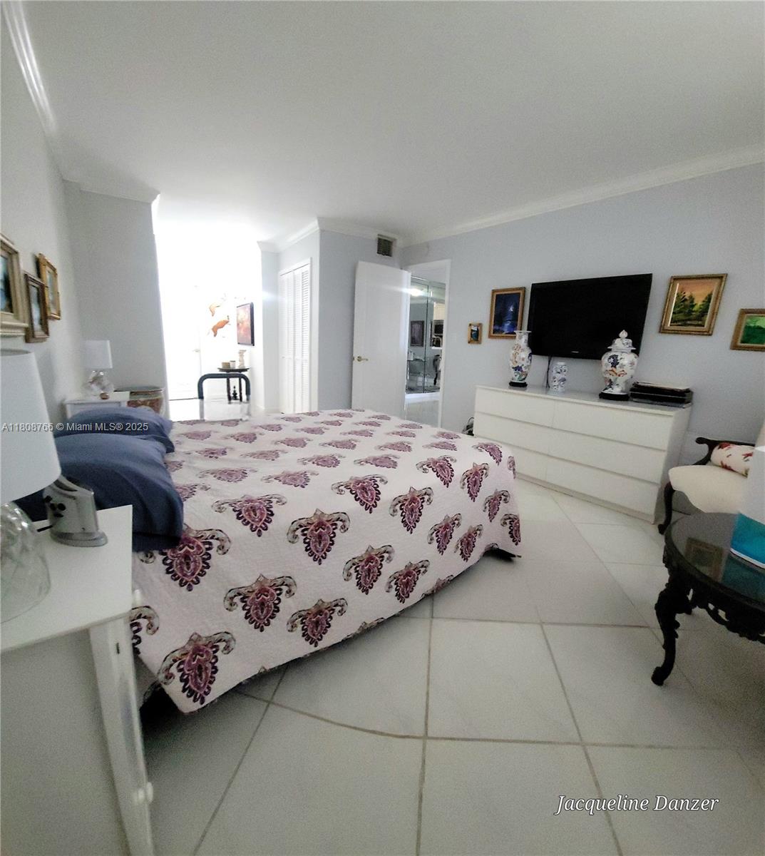 EDEN ISLES CONDO # 4 - Residential