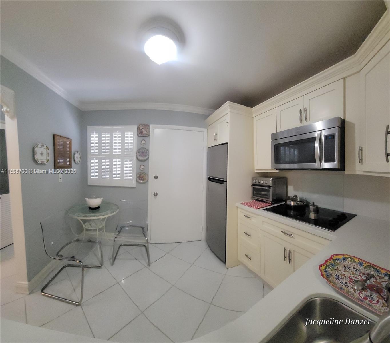 EDEN ISLES CONDO # 4 - Residential