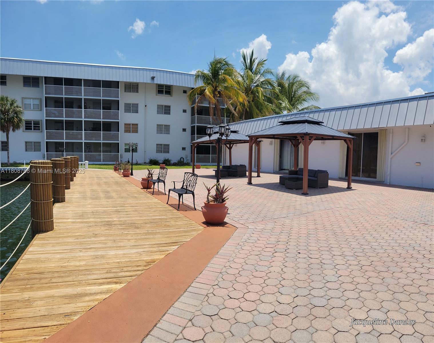 EDEN ISLES CONDO # 4 - Residential