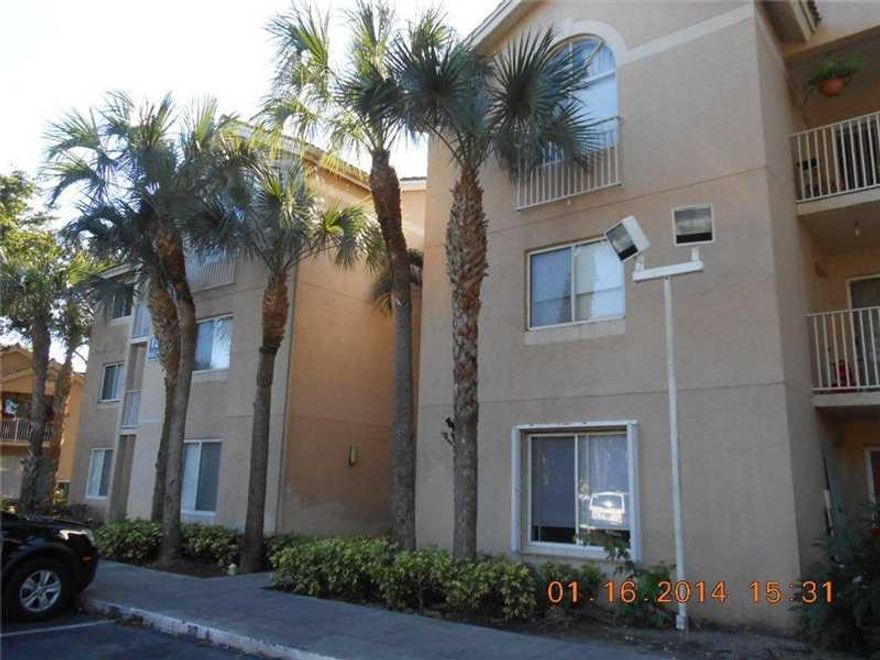 CONDO WITH 3 BEDROOMS AND 2 BATHROOMS. SPACIOUS LIVING ROOM, GREAT FOR FAMILES. HOME HAS TILE THROUGHOUT AND CARPET IN BEDROOMS. PROPERTY IS LOCATED NEAR SHOPPING CENTERS AND SCHOOLS. HOME IS ELIGIBLE FOR HOMEPATH MORTGAGE FINANCING, 5% DOWN, NO MORTGAGE  INSURANCE REQ'D. Property has 2 associations, the Master Association is Hammocks $139.51/q and the sub association is Royal Palm $350.38/m