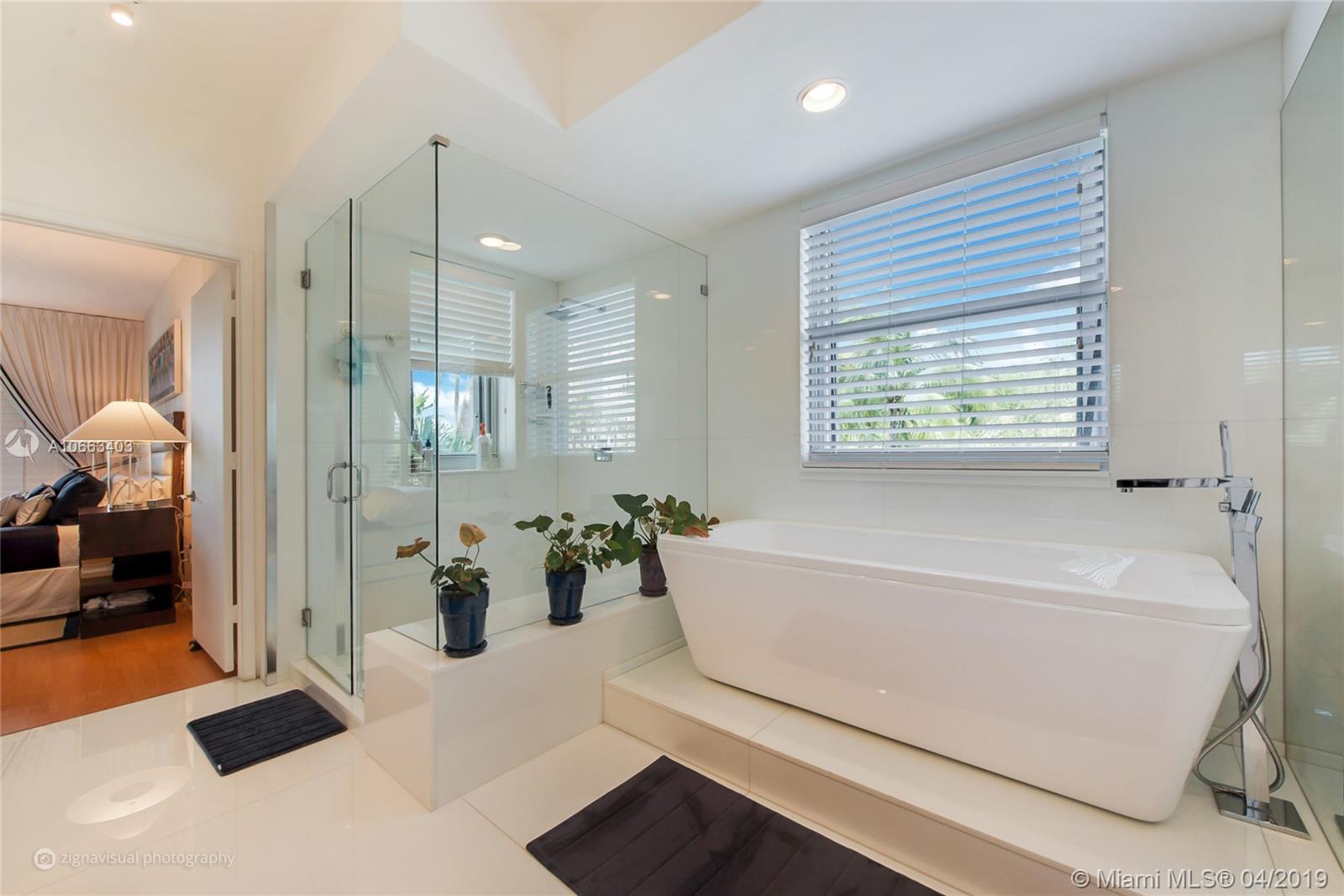 RESORT VILLA ONE CONDO - Residential Lease