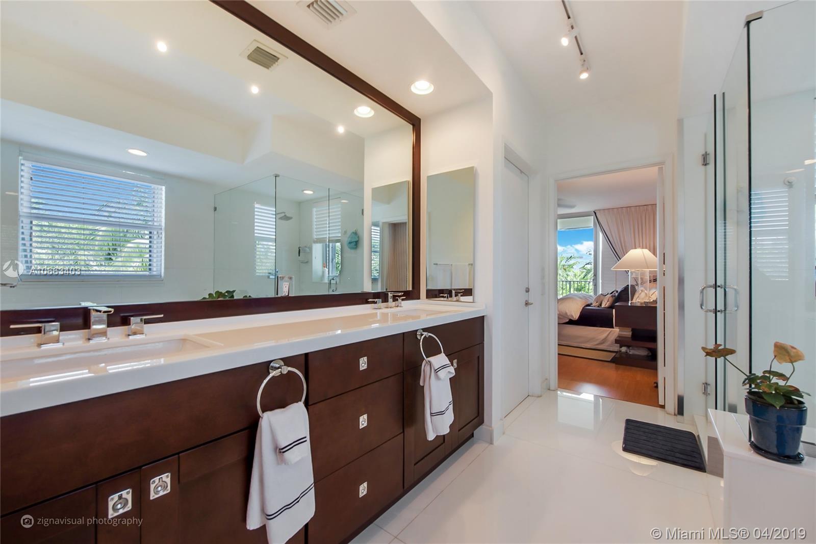 RESORT VILLA ONE CONDO - Residential Lease