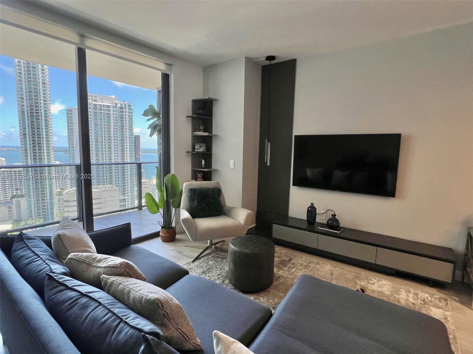 Rental Property at 45 Sw 9th St 2702, Miami, Broward County, Florida - Bedrooms: 1 
Bathrooms: 2  - $4,500 MO.