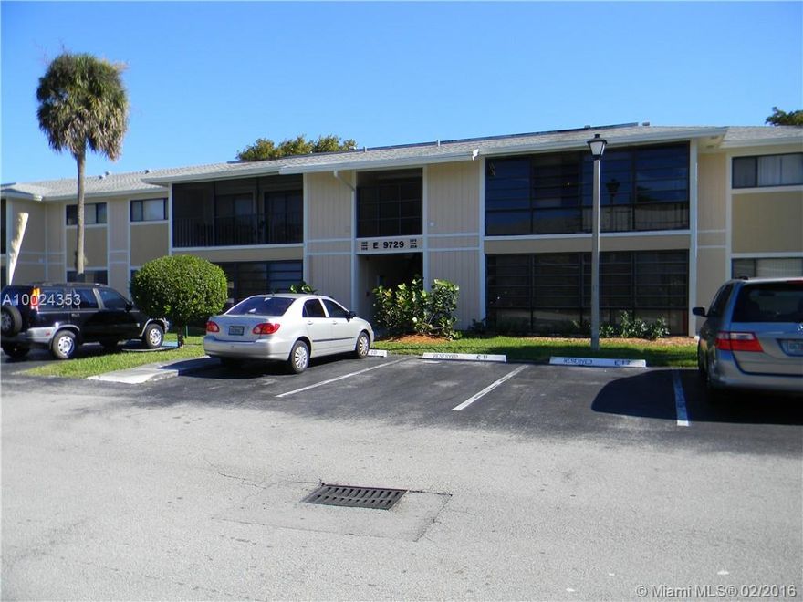 Very nice two bedroom, two bath Kendall area condominium on the second floor in a great community with access to all of the Hammocks amenities including tennis courts, swimming pools jogging and bike trails all around the nearby lakes which offers a great lifestyle at a VERY affordable price.  This property can also make a great investment opportunity. Association fees are as follows: Condo E Lakeview Assn $174.00/mth, Lakeview Assn $115.00/mth, Hammocks Community Assn: $138.00/qtr