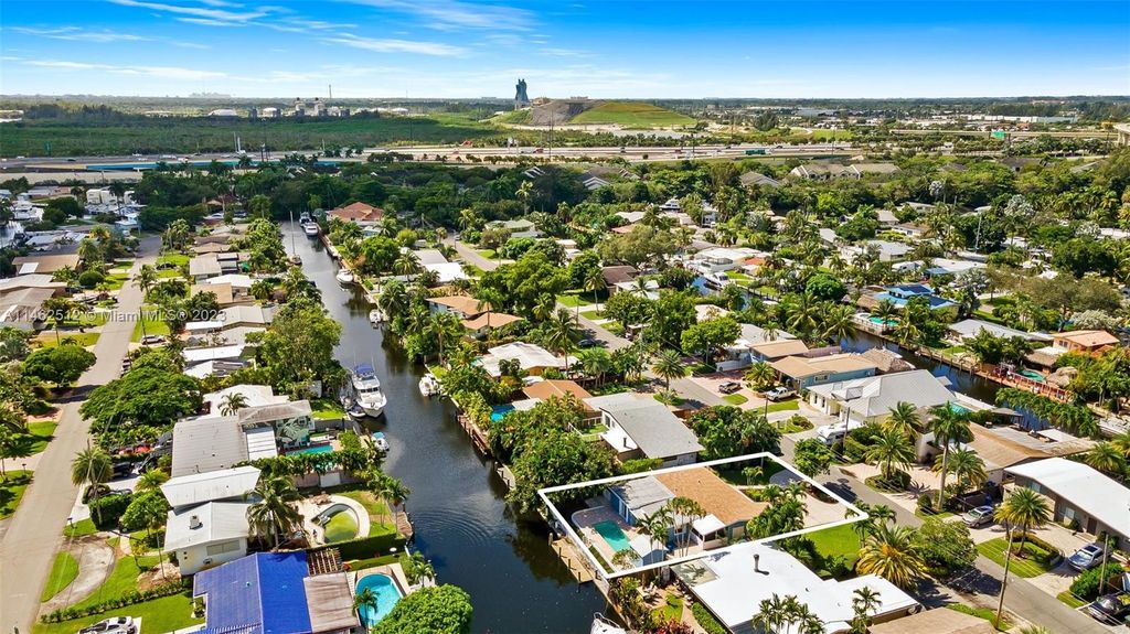 Photo of 2524 Okeechobee Ln, Fort Lauderdale, FL 33312 (MLS # A11462512)