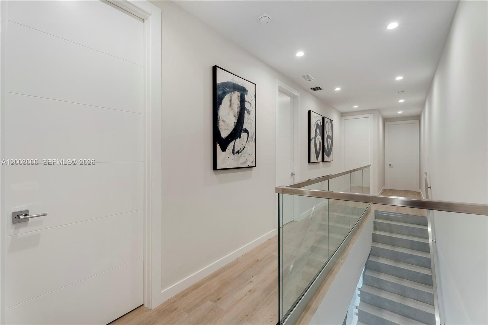 LINCOLN MANOR - Residential