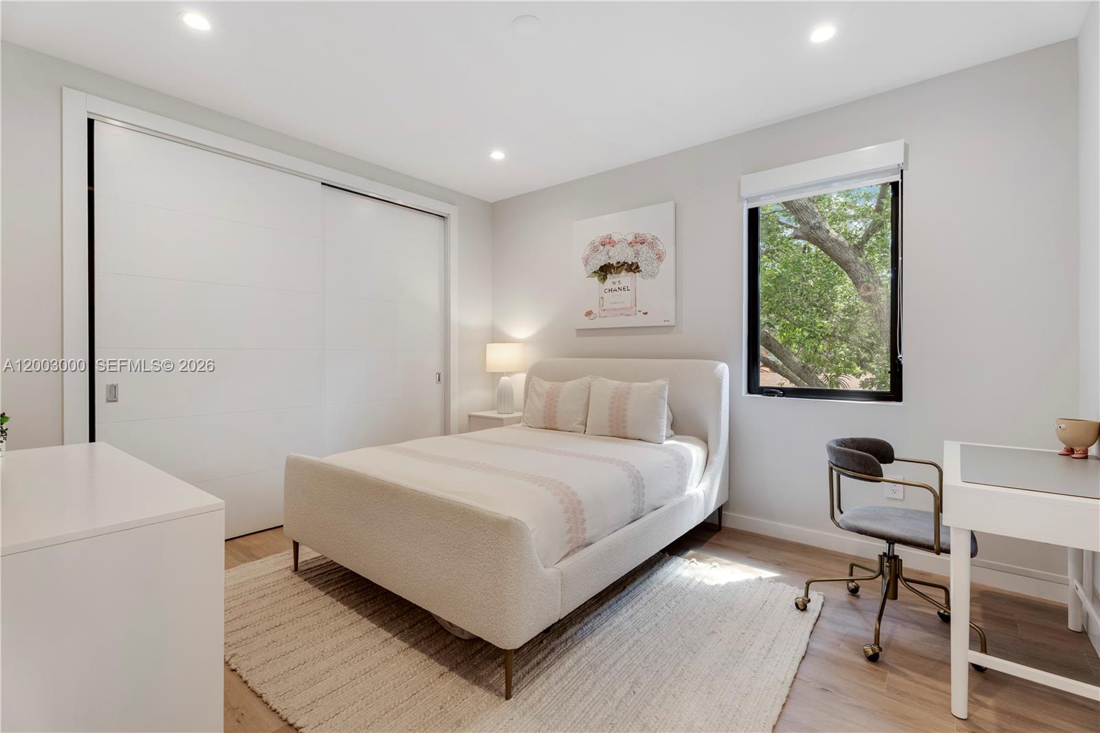 LINCOLN MANOR - Residential