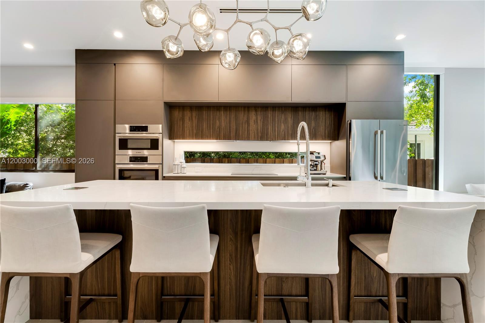 LINCOLN MANOR - Residential