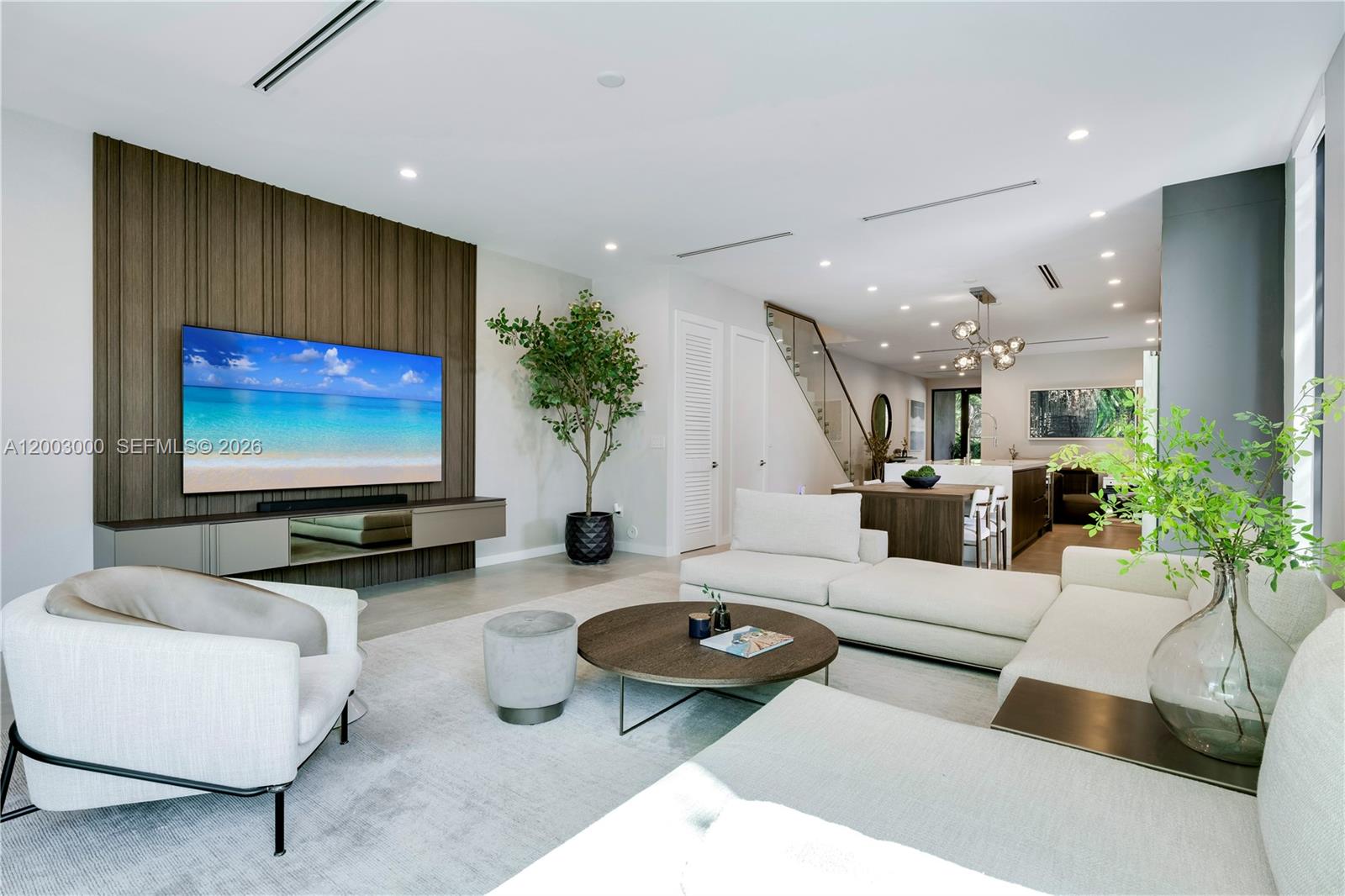 LINCOLN MANOR - Residential