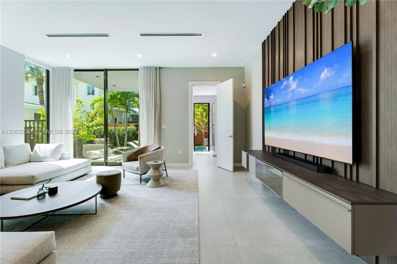 LINCOLN MANOR - Residential