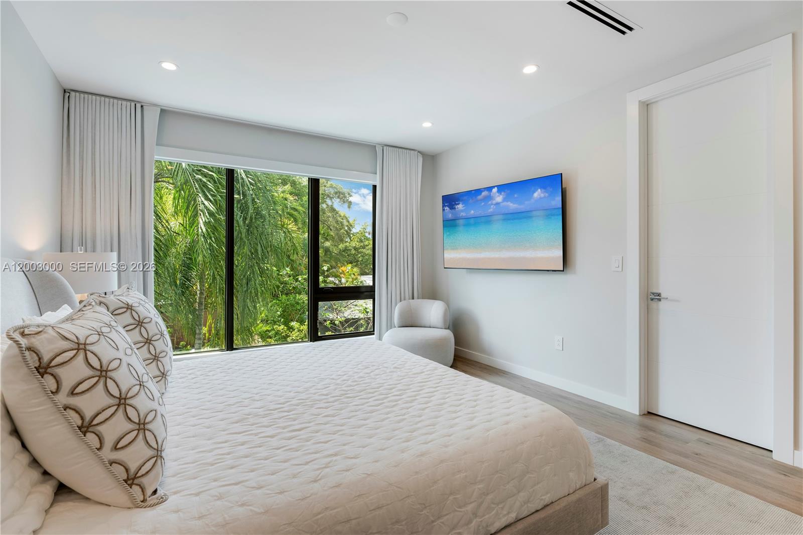 LINCOLN MANOR - Residential