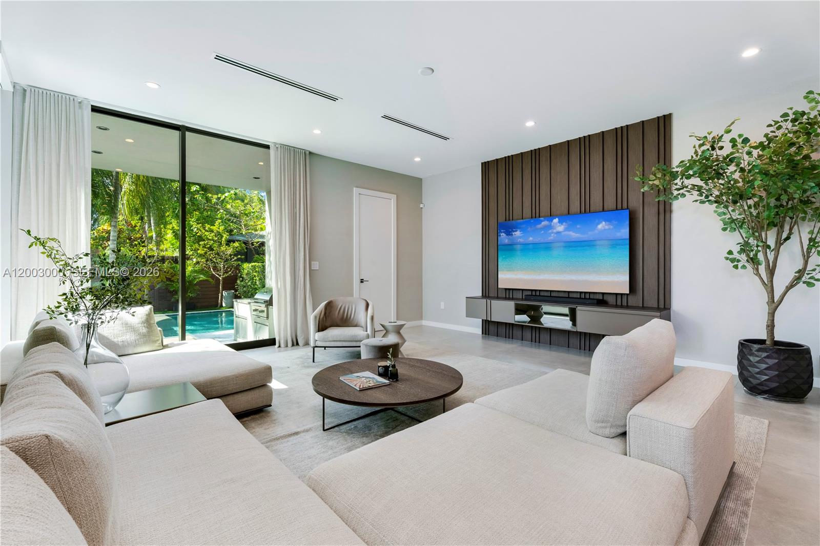 LINCOLN MANOR - Residential