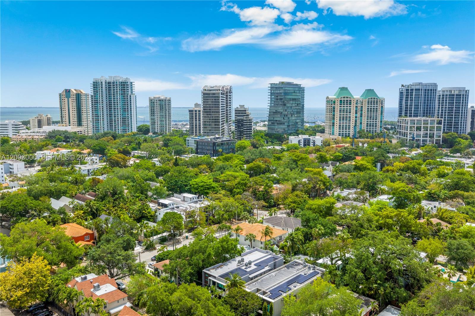 LINCOLN MANOR - Residential