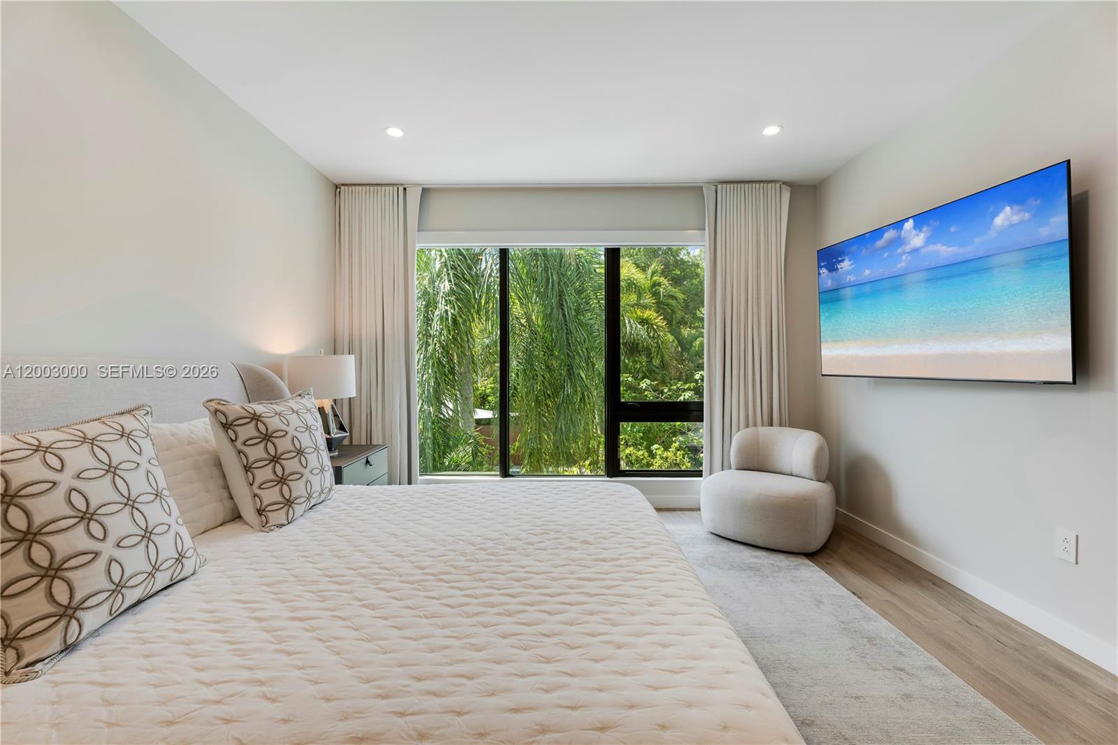 LINCOLN MANOR - Residential