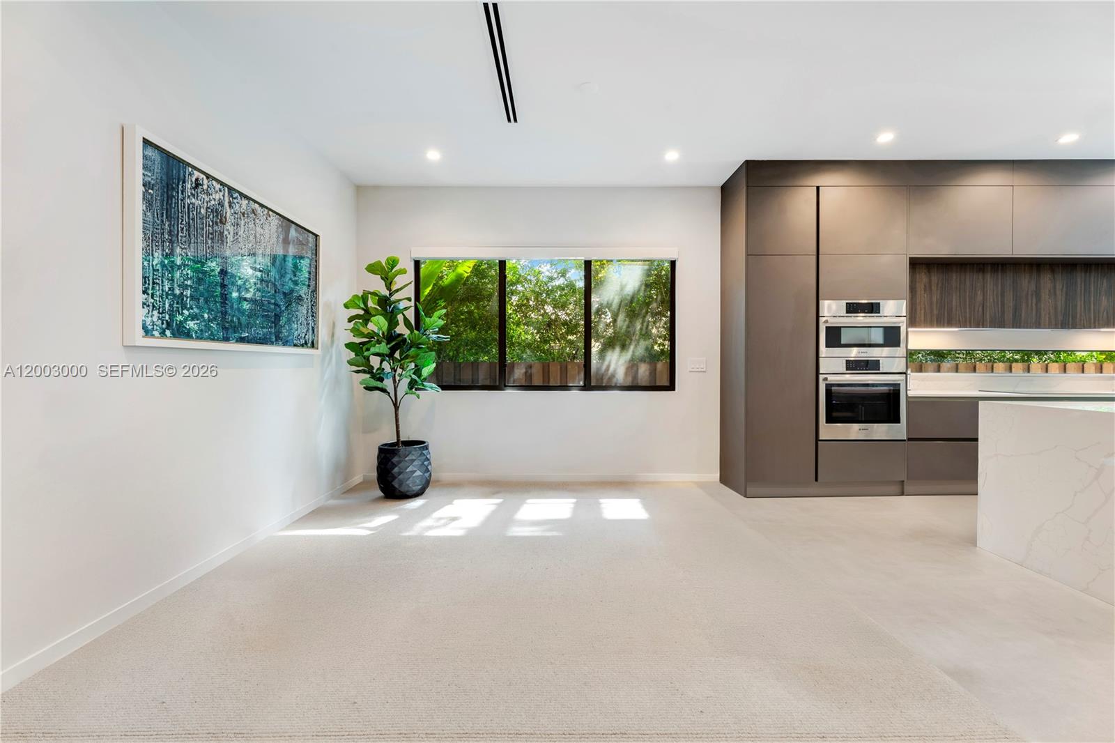 LINCOLN MANOR - Residential