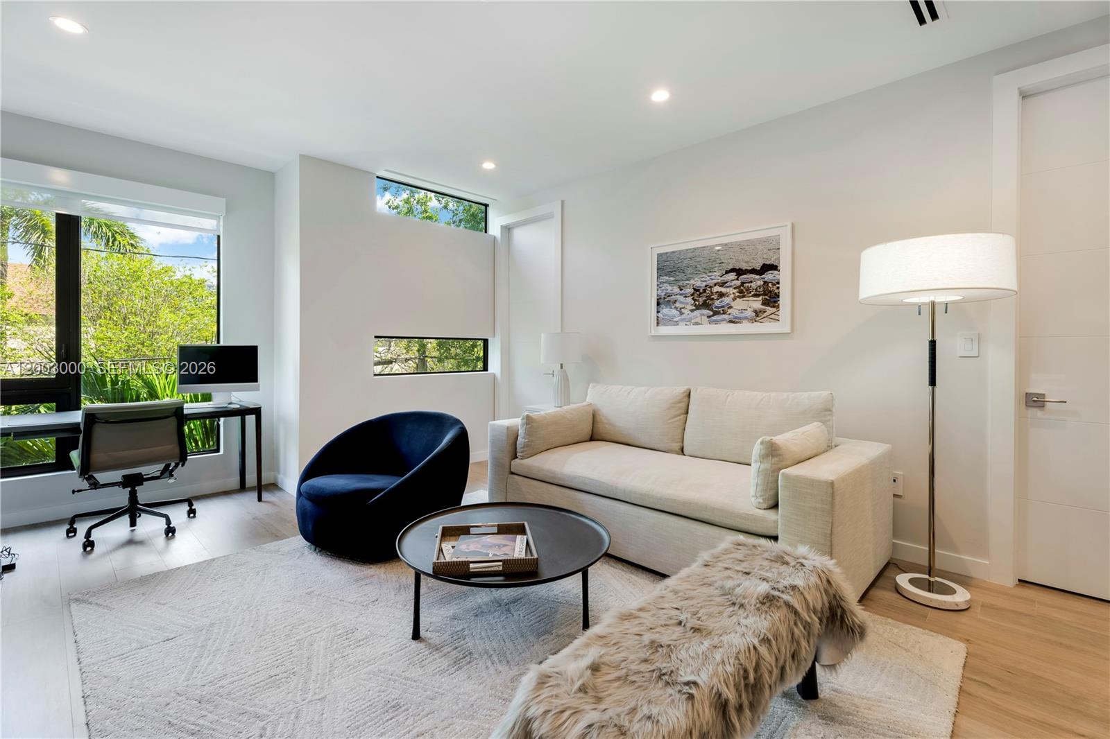 LINCOLN MANOR - Residential