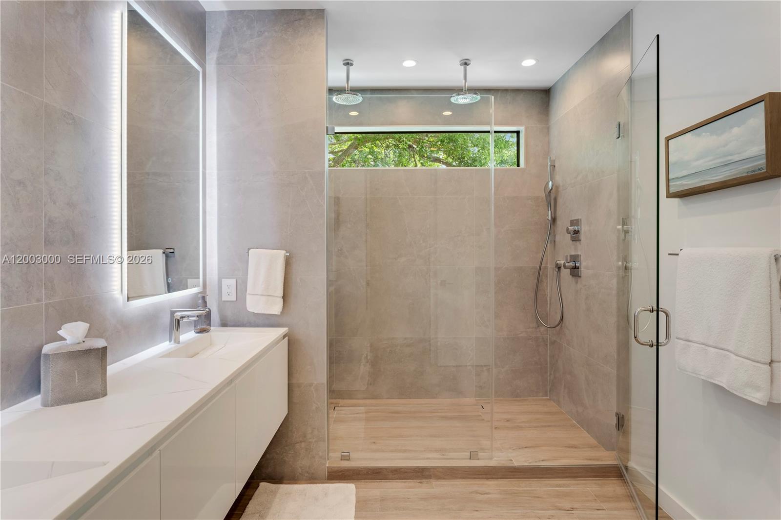 LINCOLN MANOR - Residential