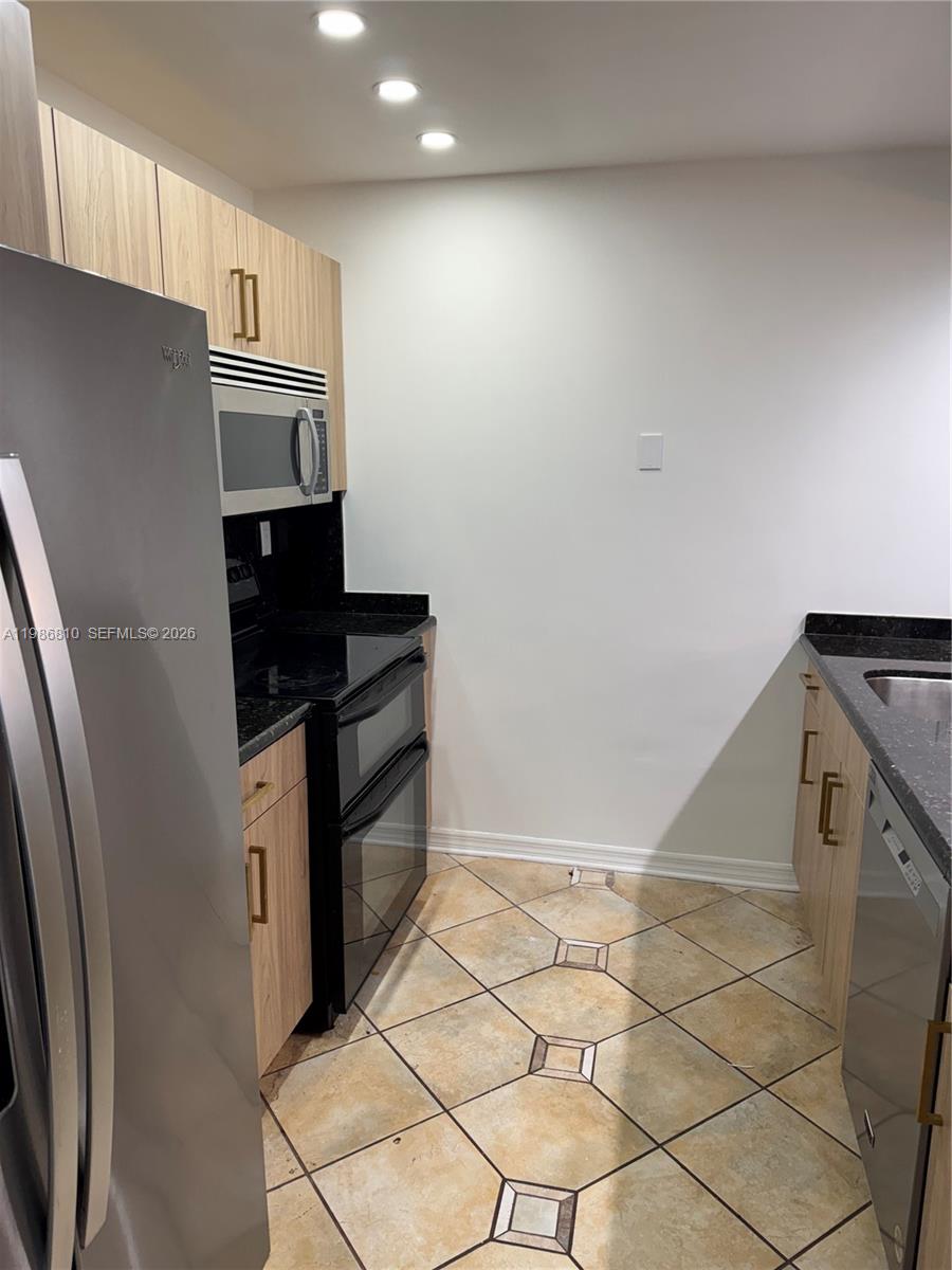 CHARTER CLUB CONDO - Residential Lease