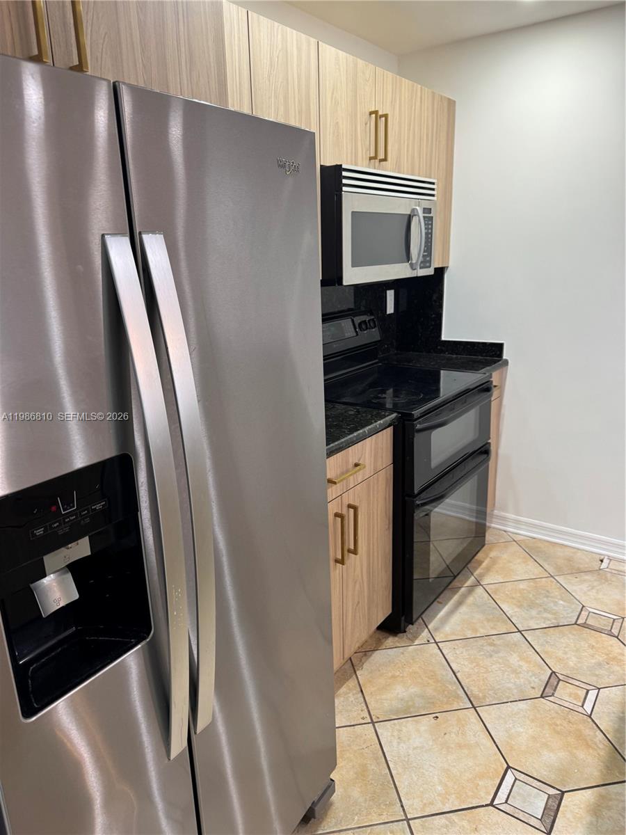 CHARTER CLUB CONDO - Residential Lease